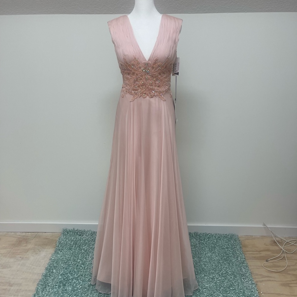 Mac Duggal Blush Pink Embellished Gown sz 4. New with tags attached.